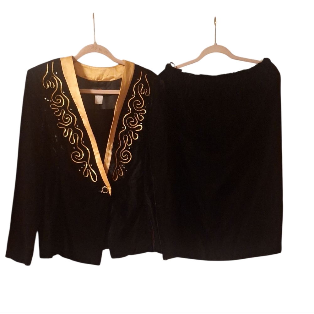 David ROSE Elegant Black Skirt Set with Gold Accents